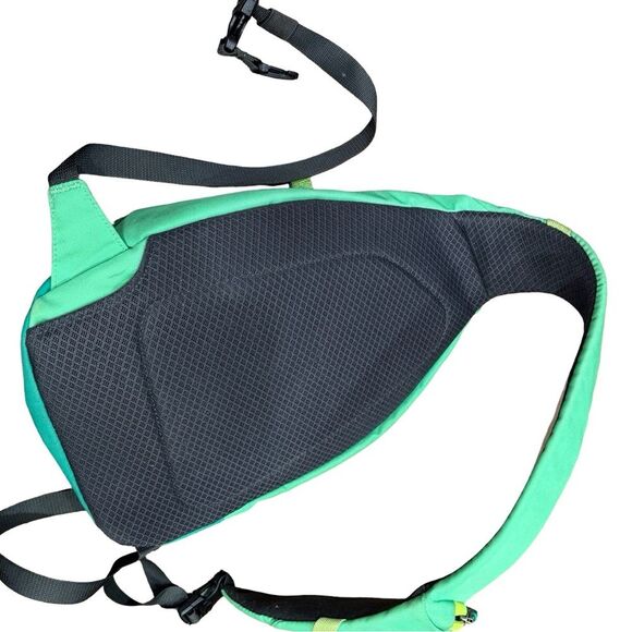 ? Patagonia Atom Sling 8L – Green Lightweight‎ Crossbody Bag ? main image 9